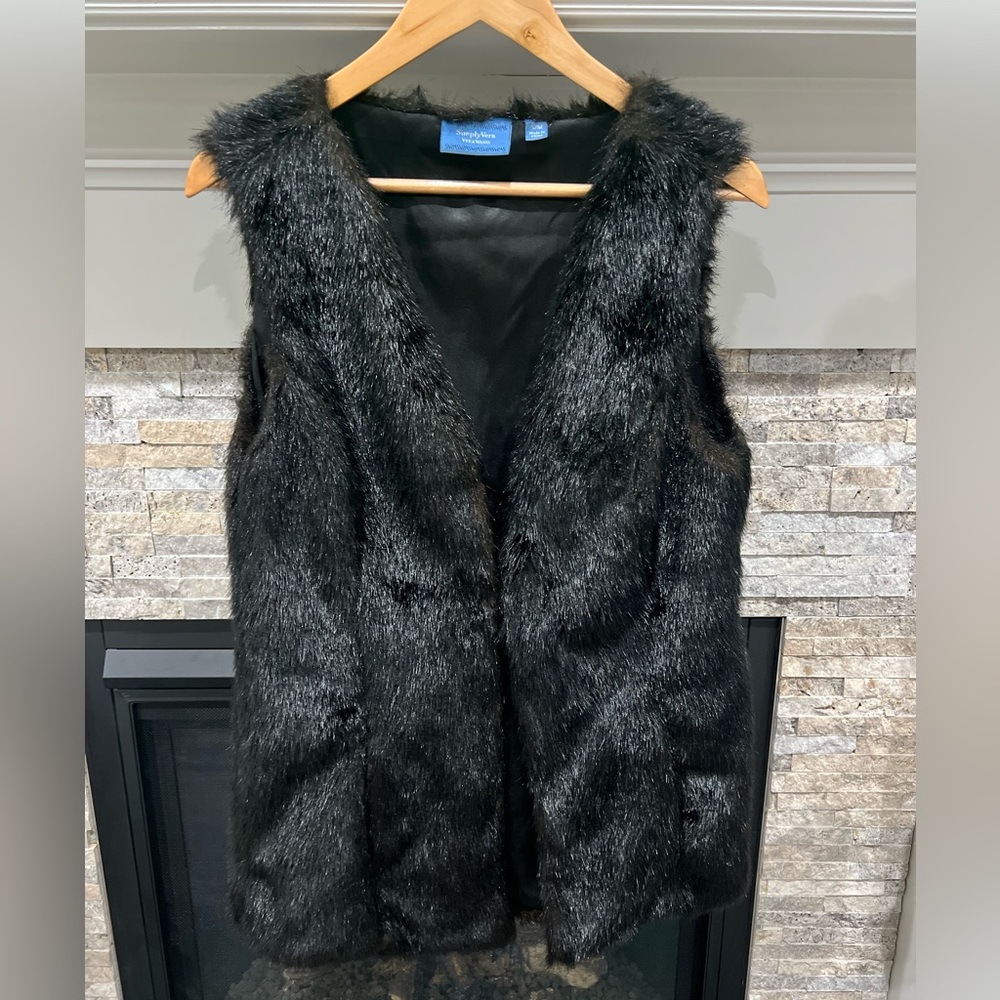 😍✨Simply Vera-Vera Wang Faux Fur Vest✨😍